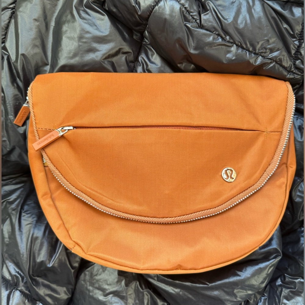 Lululemon All Night Festival Bag 5L - USED ONCE